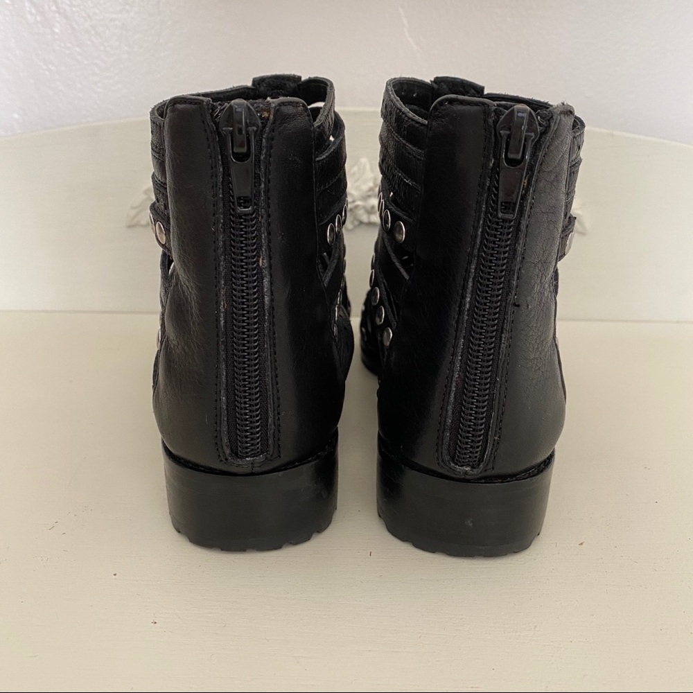 Dolce Vita Studded Toe Loop Gladiator Sandals - Picture 5 of 7
